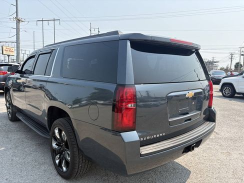 Used 2020 Chevrolet Suburban LT RWD image 11