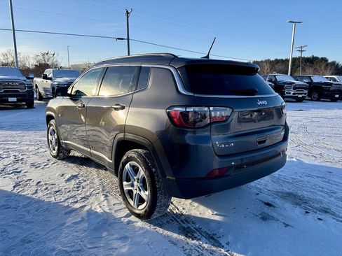 Certified 2023 Jeep Compass Latitude image 3