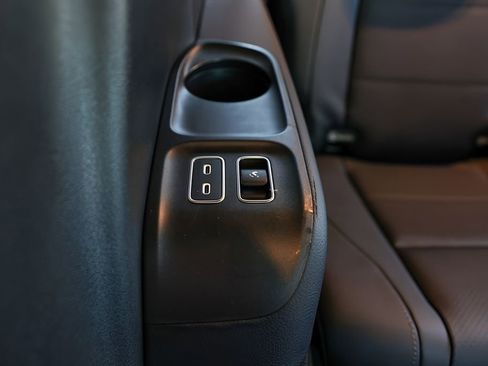 Used 2025 Mercedes-Benz GLS 450 4MATIC image 68