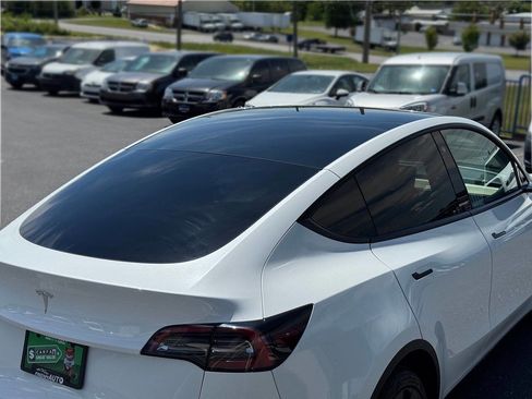 Used 2022 Tesla Model Y Long Range AWD/4WD image 56