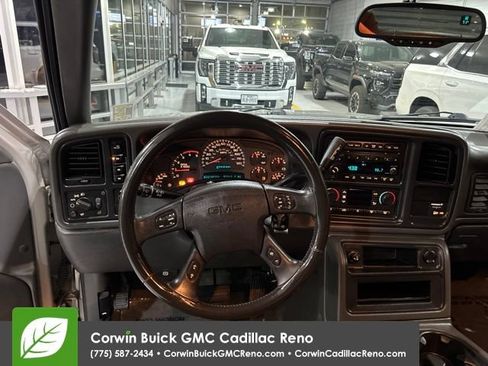 Used 2004 GMC Sierra 2500 SLT w/ Heavy-Duty Power Package AWD/4WD image 27