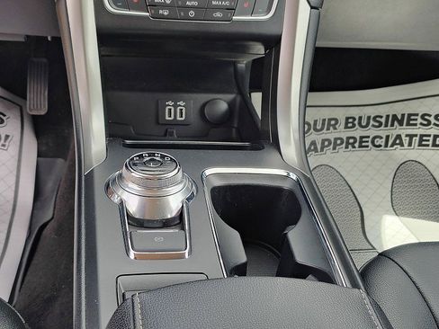 Used 2020 Ford Fusion SEL FWD image 11