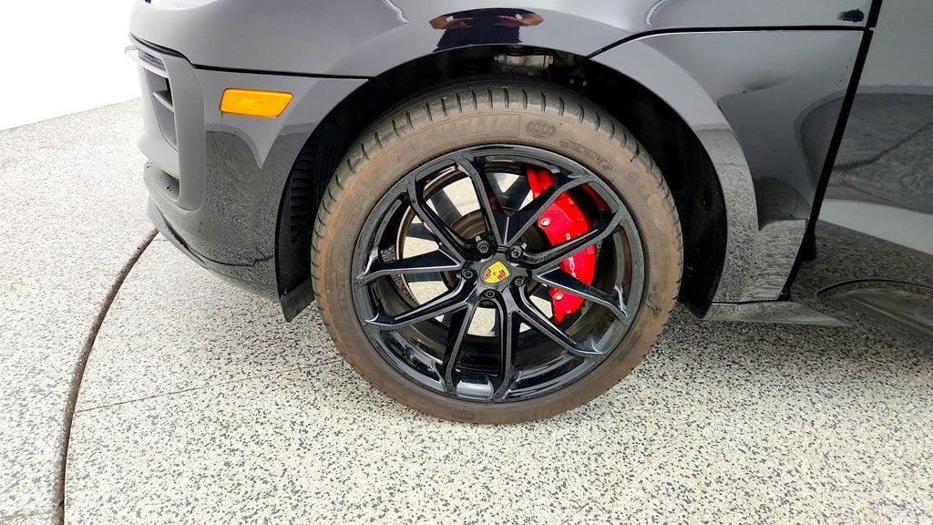 Used 2023 Porsche Macan GTS AWD/4WD image 9