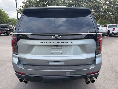 Used 2025 Chevrolet Suburban Z71 AWD/4WD image 4