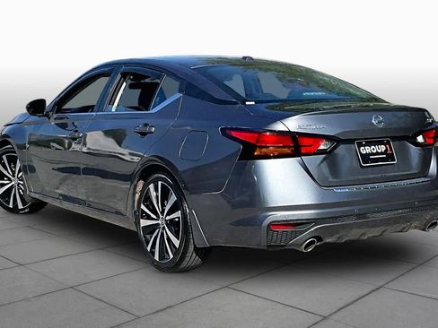 Used 2022 Nissan Altima 2.5 SR FWD image 12