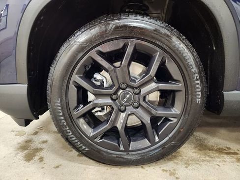 Certified 2025 Honda Pilot Touring image 10