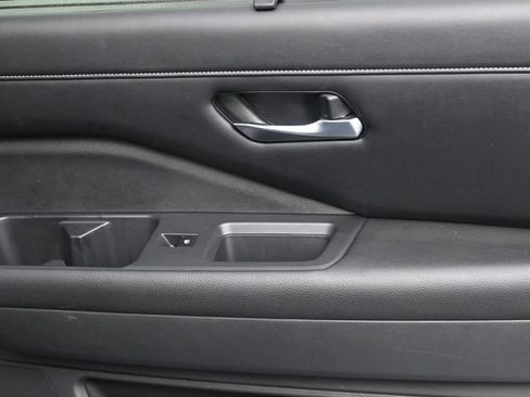 Used 2023 Nissan Pathfinder SL image 30