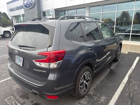 Used 2023 Subaru Forester Premium AWD/4WD image 3