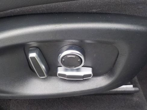 Used 2019 Jaguar F-PACE Prestige image 40