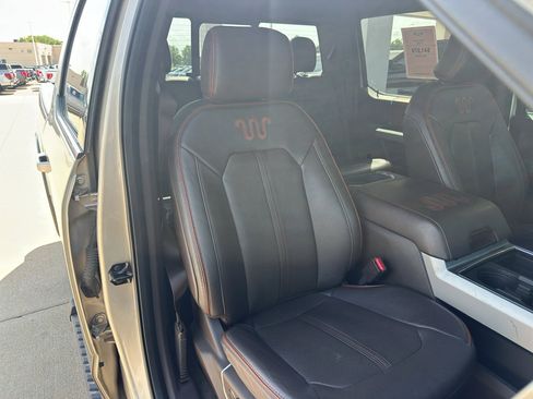 Used 2017 Ford F250 King Ranch w/ FX4 Off-Road Package AWD/4WD image 34