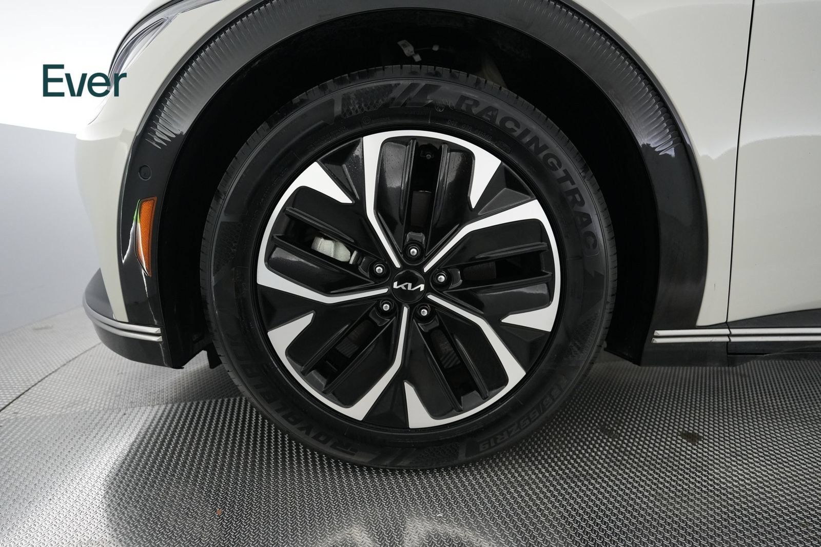 Used 2023 Kia EV6 Wind w/ Wind Technology Package AWD/4WD image 19