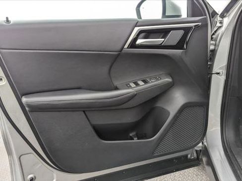 Used 2024 Mitsubishi Outlander SE image 13