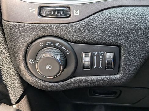 Used 2020 Jeep Cherokee Latitude Lux w/ Quick Order Package 26H Lux image 26