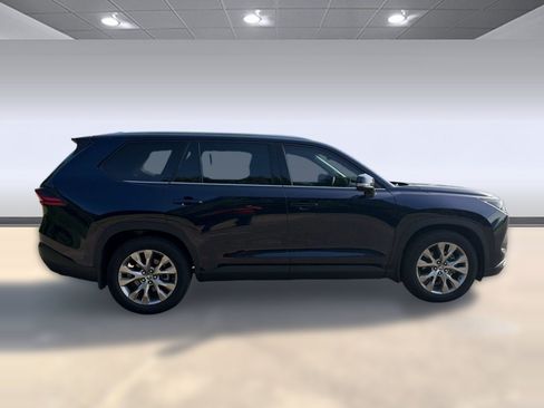 Used 2025 Toyota Grand Highlander FWD image 8