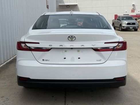 Used 2025 Toyota Camry LE FWD image 5