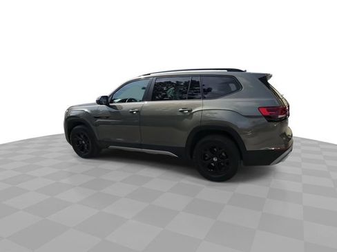 Used 2024 Volkswagen Atlas Peak Edition SE image 6