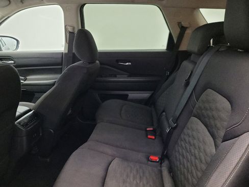 Used 2022 Nissan Pathfinder SV AWD/4WD image 18