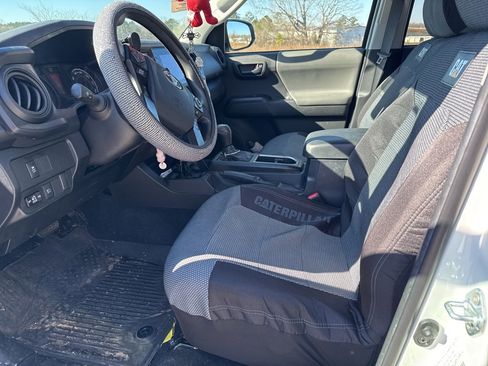 Used 2022 Toyota Tacoma SR image 11