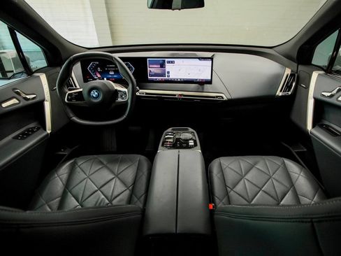 Used 2024 BMW iX xDrive50 w/ Premium Package AWD/4WD image 15