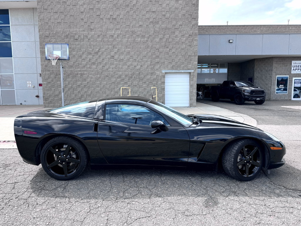 Used 2005 Chevrolet Corvette Coupe w/ Preferred Equipment Group RWD image 6