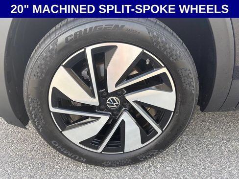 Used 2024 Volkswagen Atlas SE FWD image 2