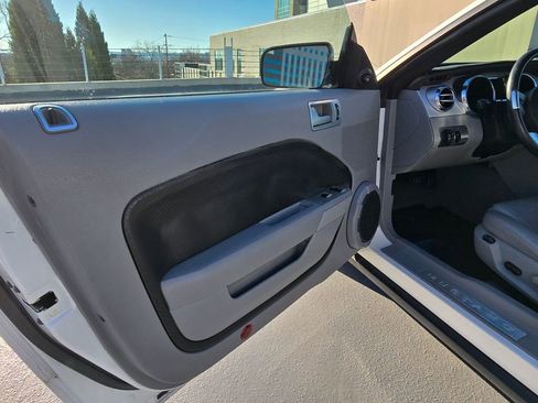 Used 2009 Ford Mustang V6 image 15