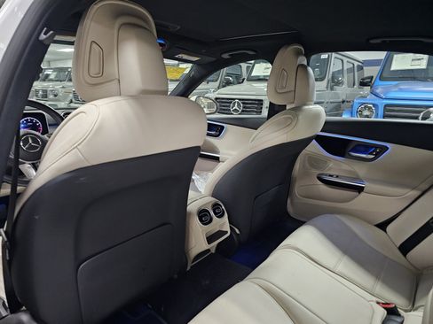 Used 2022 Mercedes-Benz C 300 4MATIC Sedan image 7