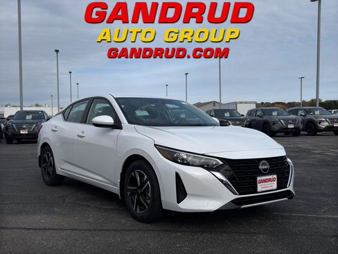 New 2025 Nissan Sentra SV image 1