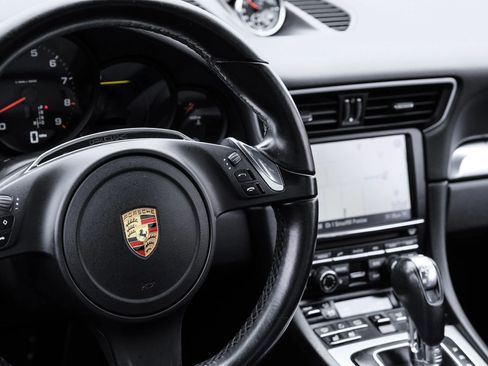 Used 2013 Porsche 911 Carrera 4 AWD/4WD image 15