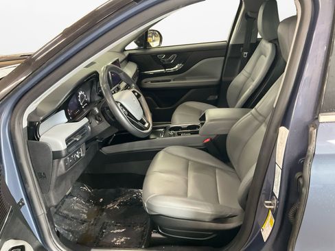 Used 2022 Lincoln Corsair AWD w/ Premium Package image 9