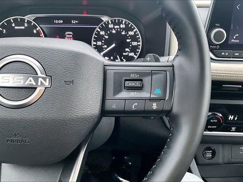 Used 2025 Nissan Rogue SV image 19