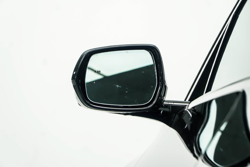 Used 2024 Cadillac Lyriq Luxury RWD image 18