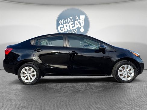 Used 2014 Kia Rio LX image 2