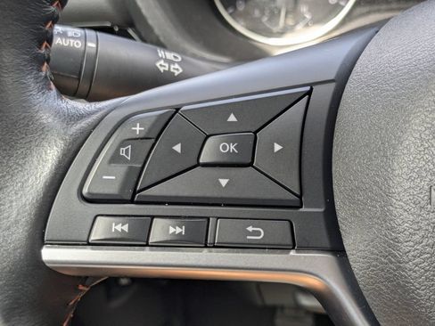 Used 2025 Nissan Sentra SR w/ SR Premium Package FWD image 29