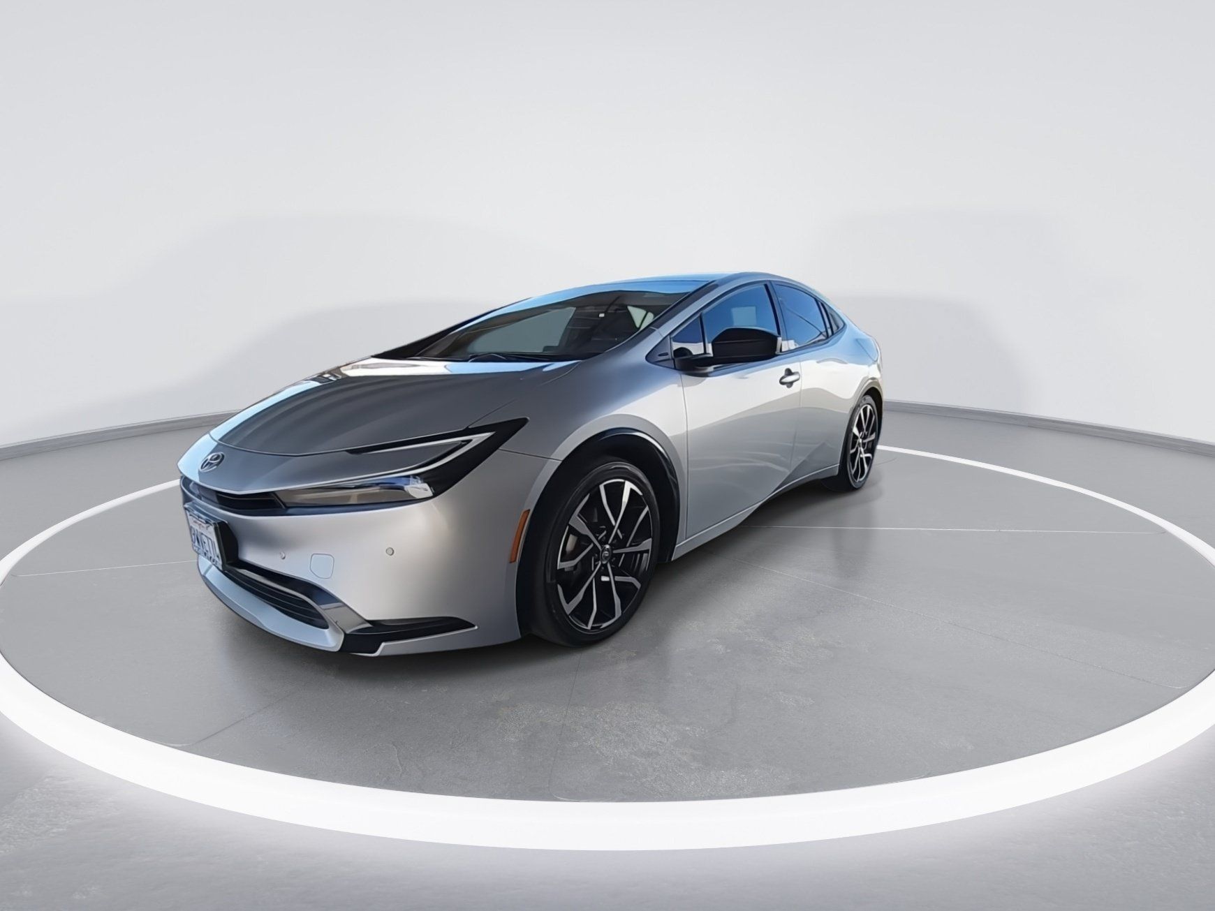 Used 2023 Toyota Prius Prime Premium FWD image 4