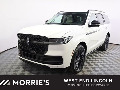 New 2026 Lincoln Navigator Reserve w/ Jet Appearance Package image 1