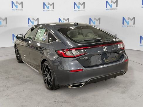 Used 2024 Honda Civic Sport Touring image 3