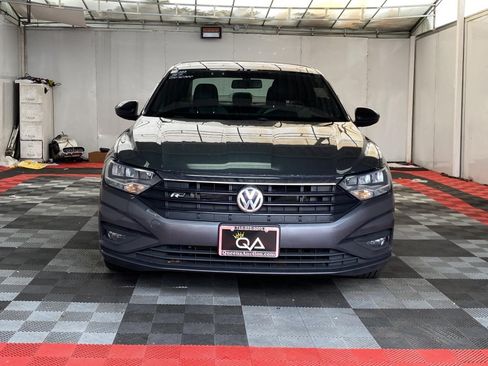 Used 2019 Volkswagen Jetta R-Line FWD image 2