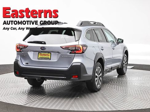 Used 2024 Subaru Outback Premium AWD/4WD image 5