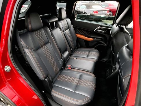 Used 2023 Mitsubishi Outlander SEL image 19