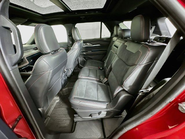 Certified 2025 Ford Explorer ST AWD/4WD image 31