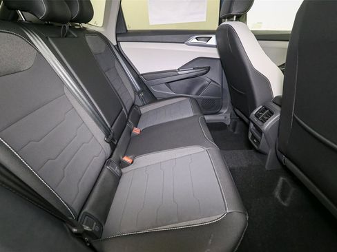 New 2025 Volkswagen Taos SE image 16