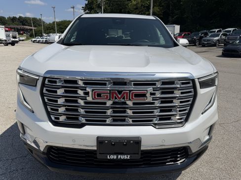 Used 2024 GMC Acadia Denali w/ Super Cruise Package FWD image 2