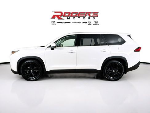 Certified 2024 Toyota Grand Highlander AWD image 9