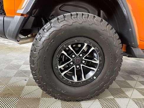 Used 2025 Jeep Wrangler Unlimited Rubicon AWD/4WD image 36