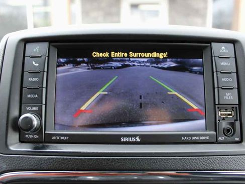 Used 2017 Dodge Grand Caravan SXT w/ Driver Convenience Group image 19