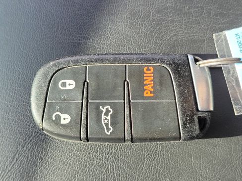 Used 2019 Chrysler 300 Touring w/ Chrome Appearance Package image 31