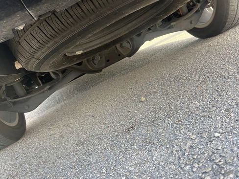 Used 2024 Cadillac Escalade ESV Premium Luxury Platinum image 19