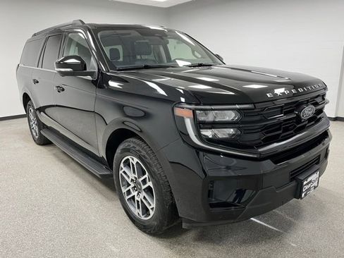 Used 2025 Ford Expedition Max Active AWD/4WD image 2
