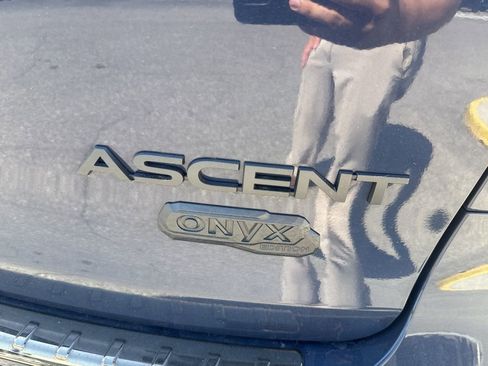 Used 2025 Subaru Ascent Onyx Edition w/ Onyx Package image 6